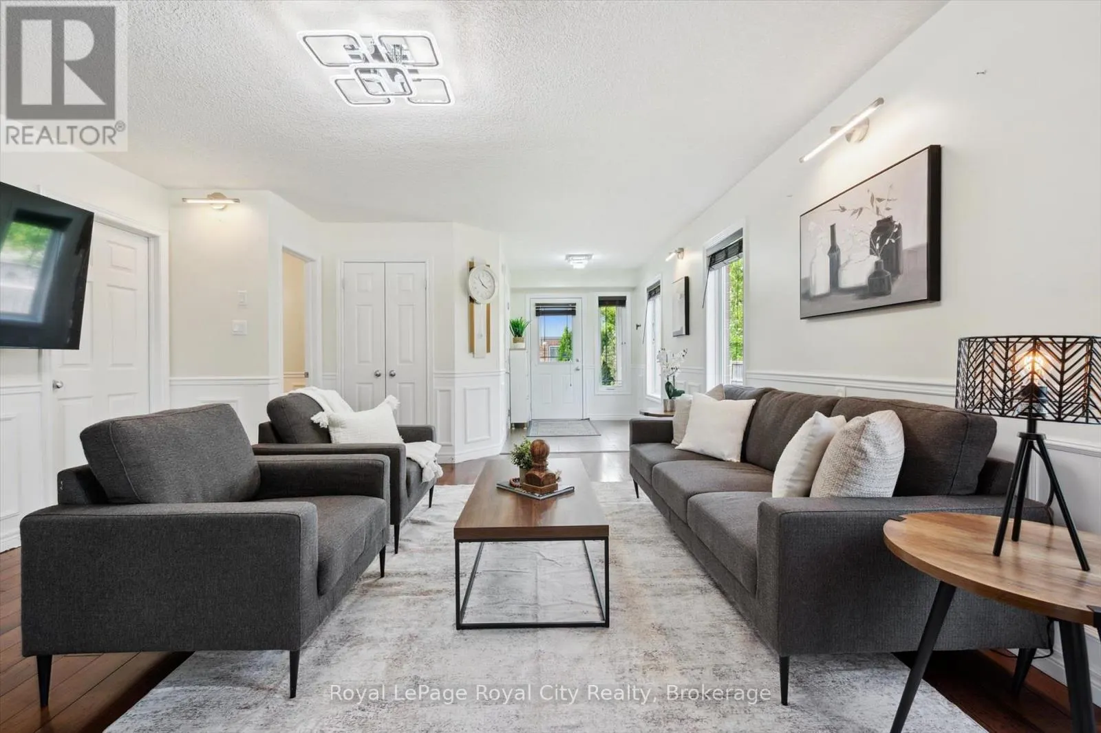 17 - 355 MACALISTER BOULEVARD, #17