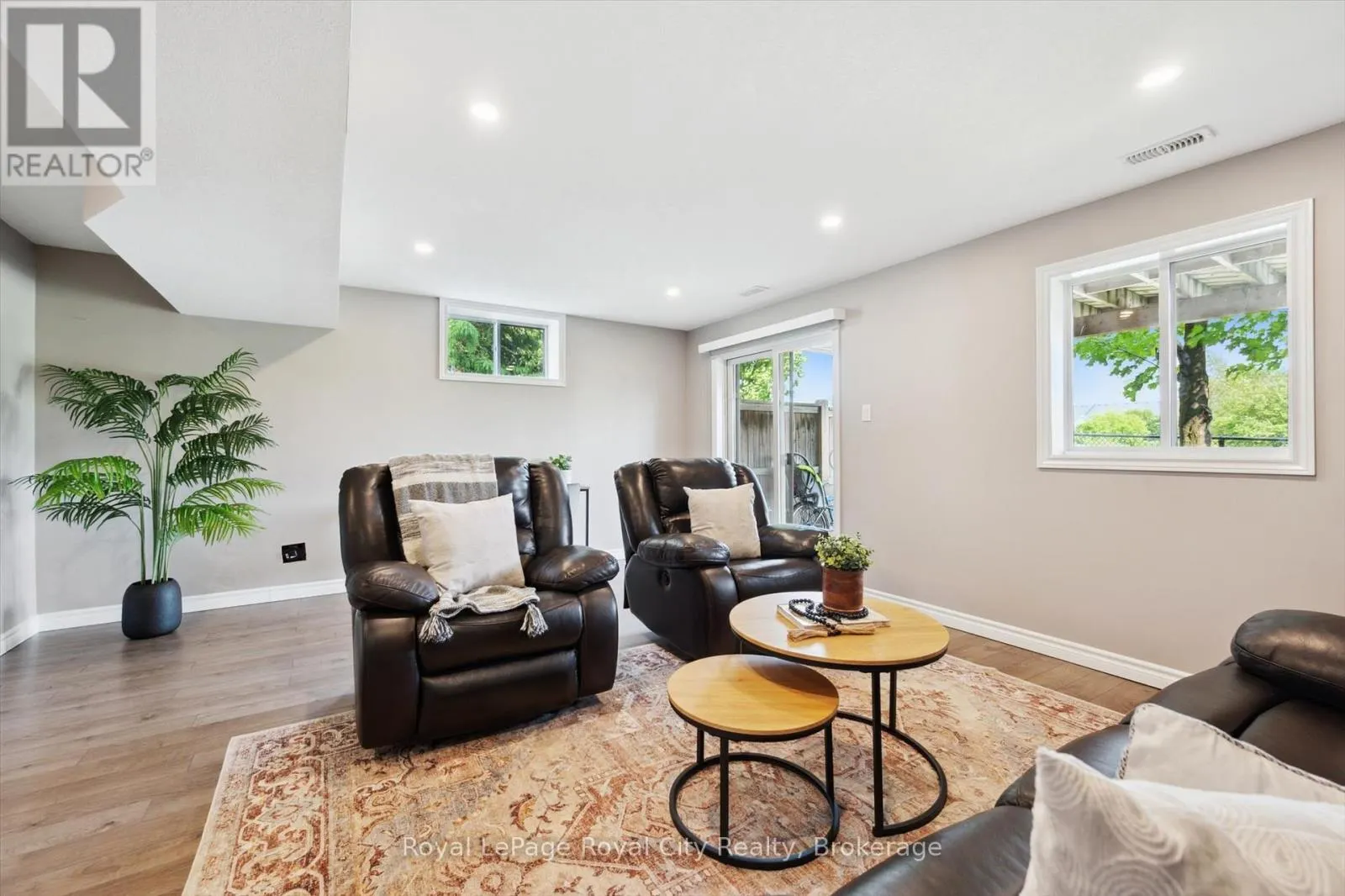 17 - 355 MACALISTER BOULEVARD, #17