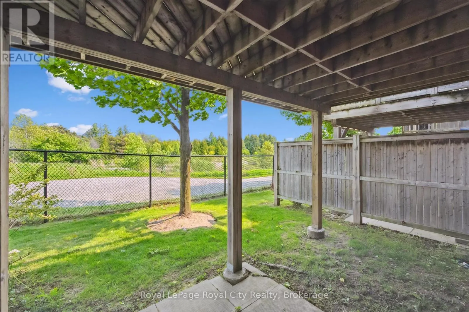 17 - 355 MACALISTER BOULEVARD, #17