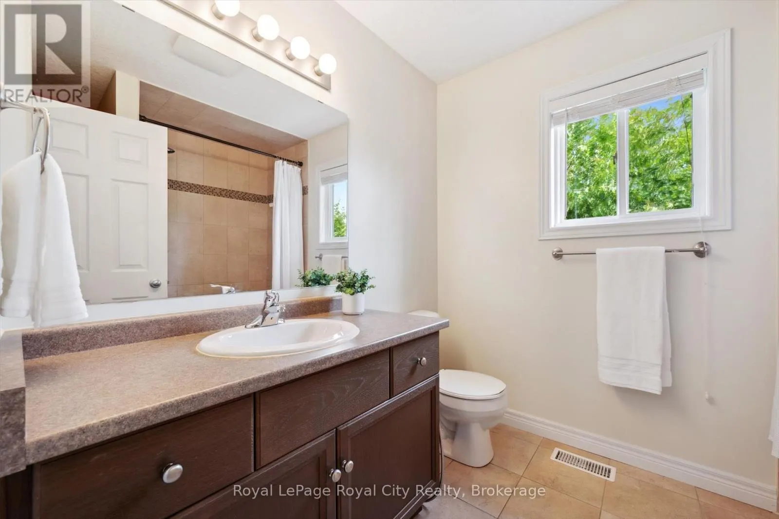 17 - 355 MACALISTER BOULEVARD, #17