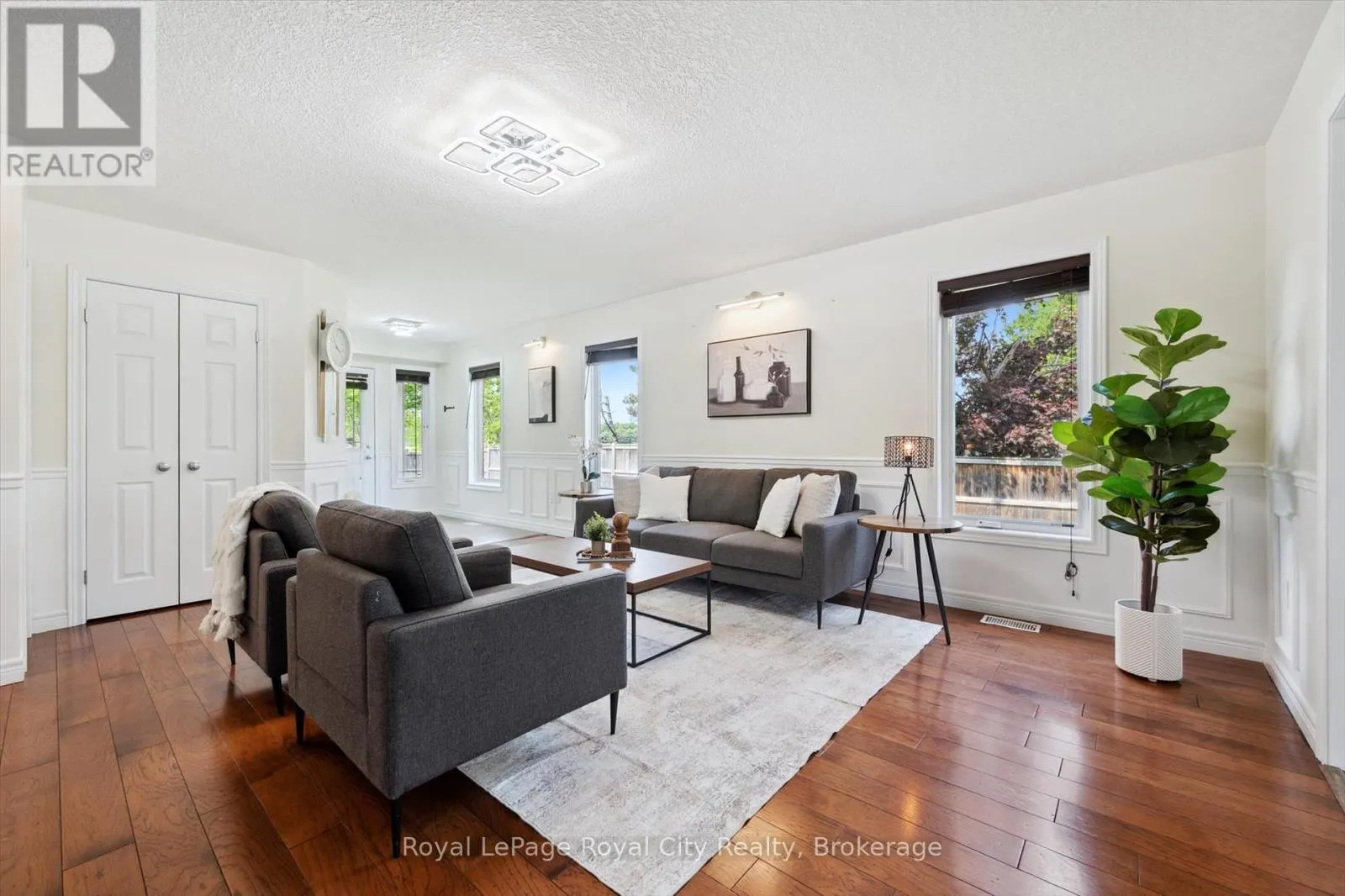 17 - 355 MACALISTER BOULEVARD, #17