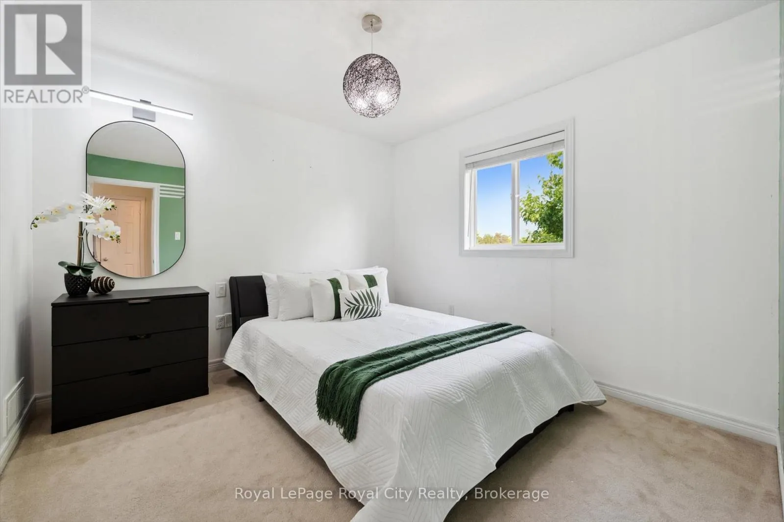 17 - 355 MACALISTER BOULEVARD, #17