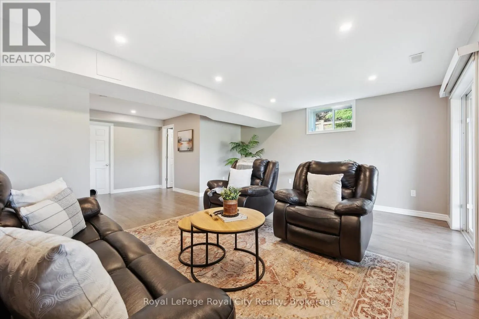 17 - 355 MACALISTER BOULEVARD, #17