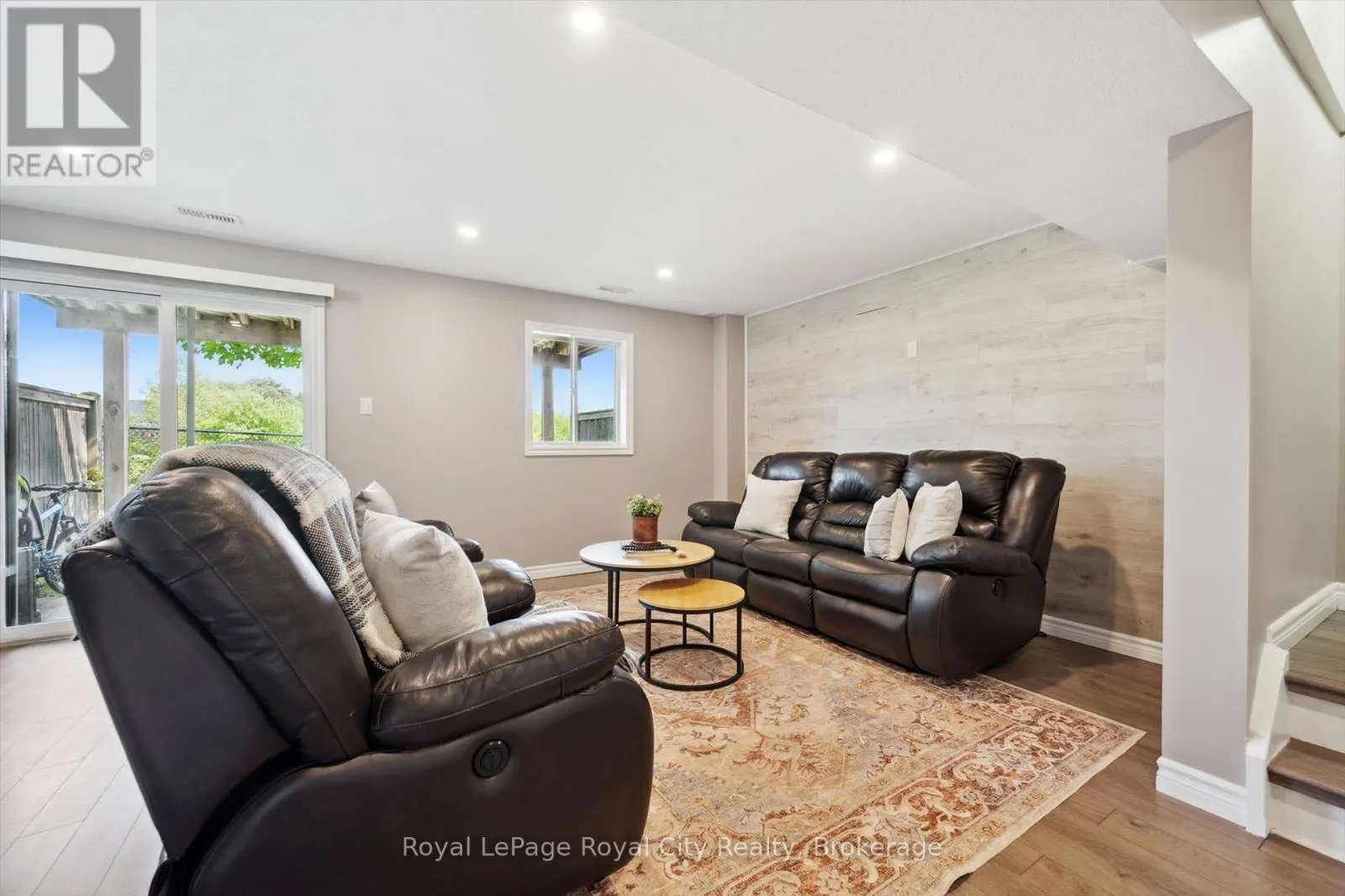 17 - 355 MACALISTER BOULEVARD, #17