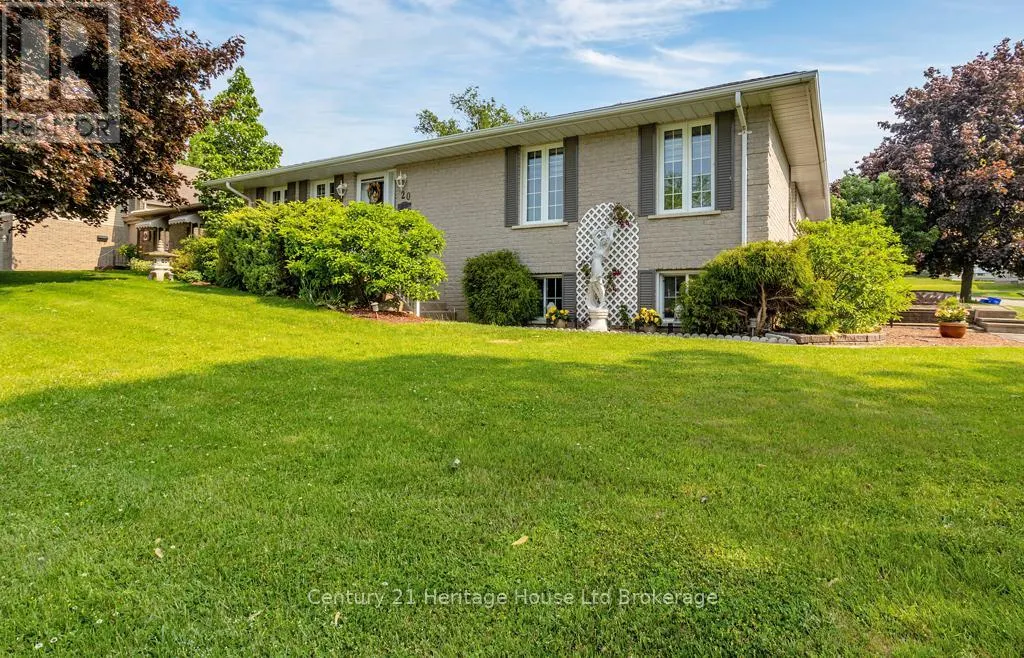 20 WOODCOCK DRIVE