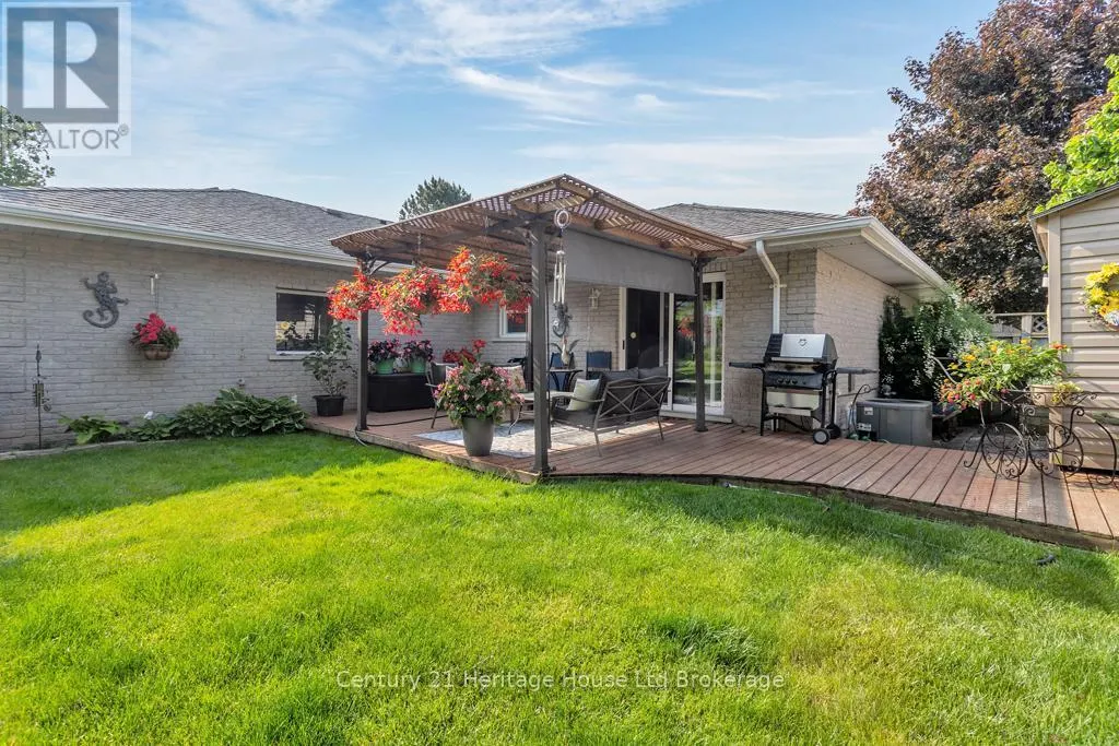20 WOODCOCK DRIVE