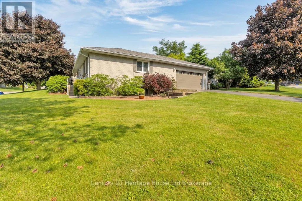 20 WOODCOCK DRIVE