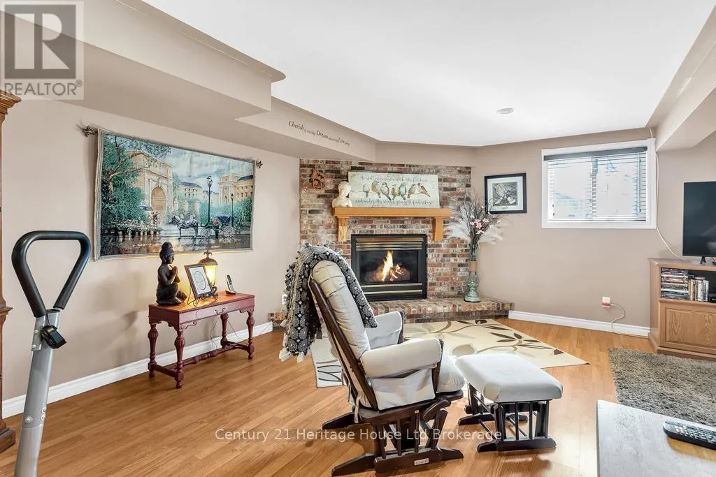 20 WOODCOCK DRIVE