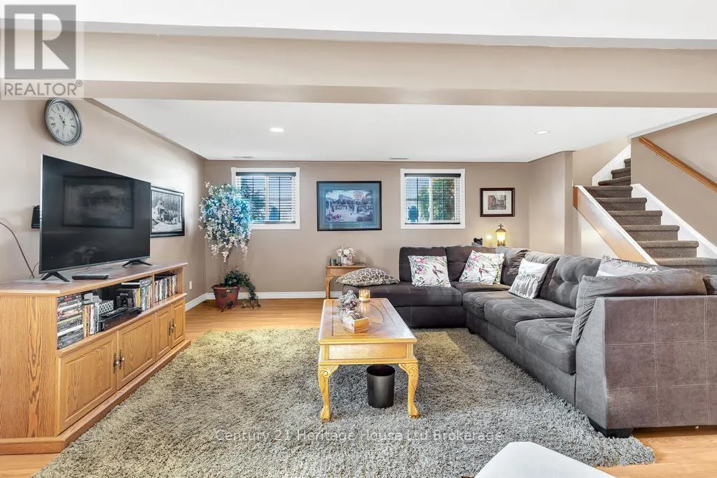 20 WOODCOCK DRIVE
