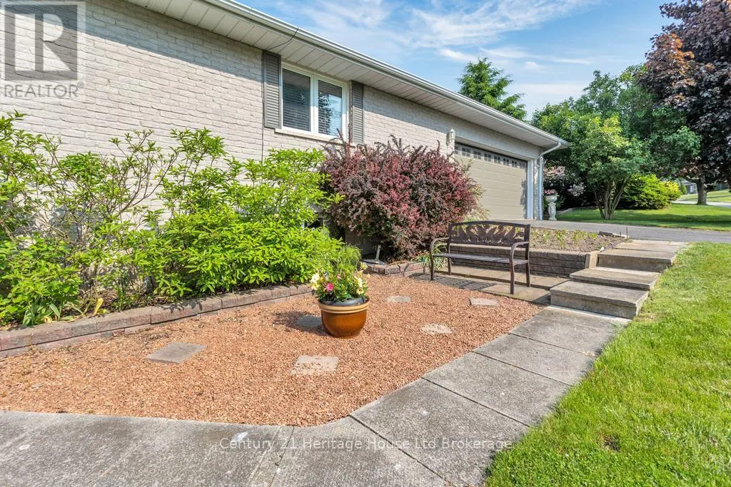 20 WOODCOCK DRIVE