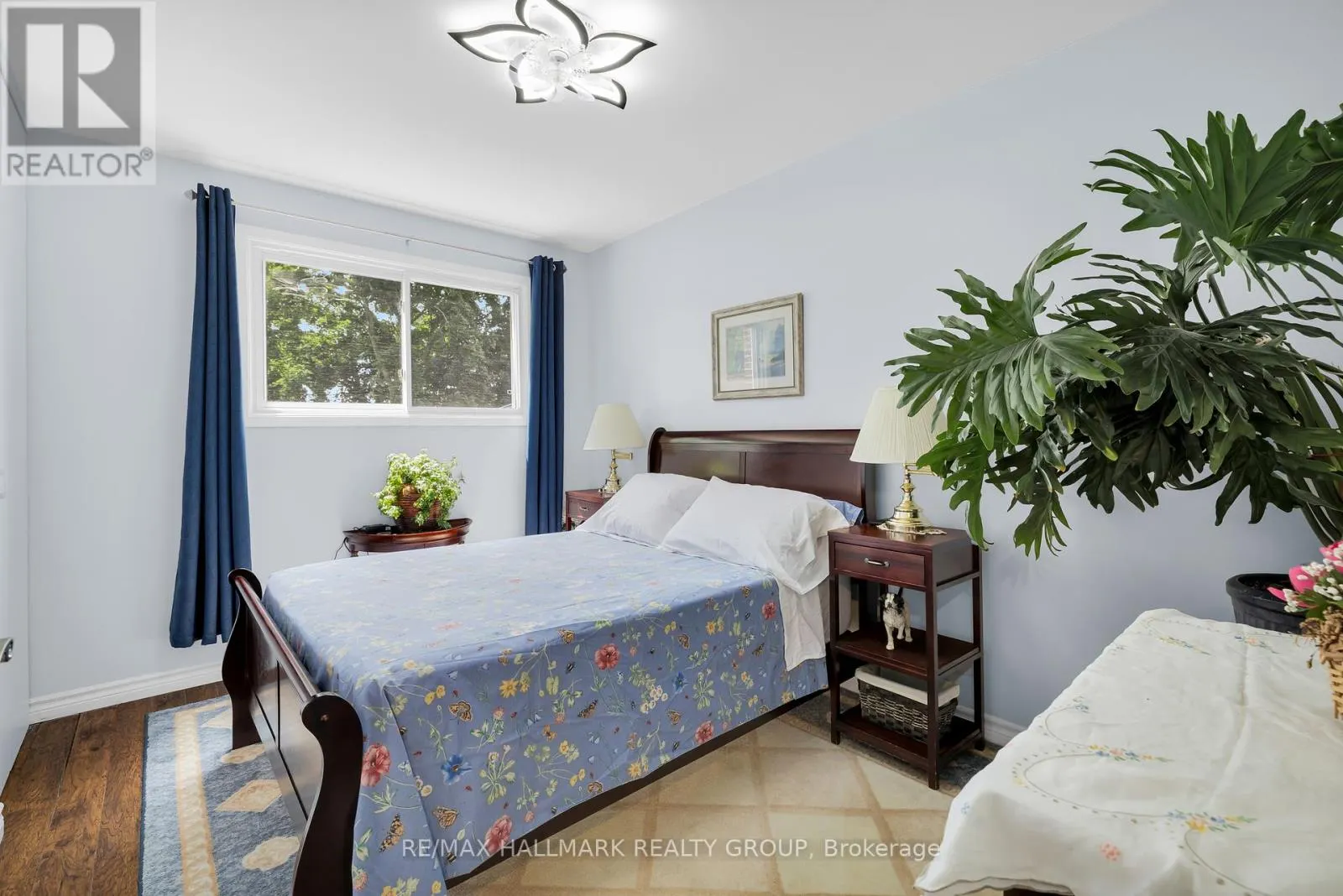 1182 QUEENSLAND PLACE