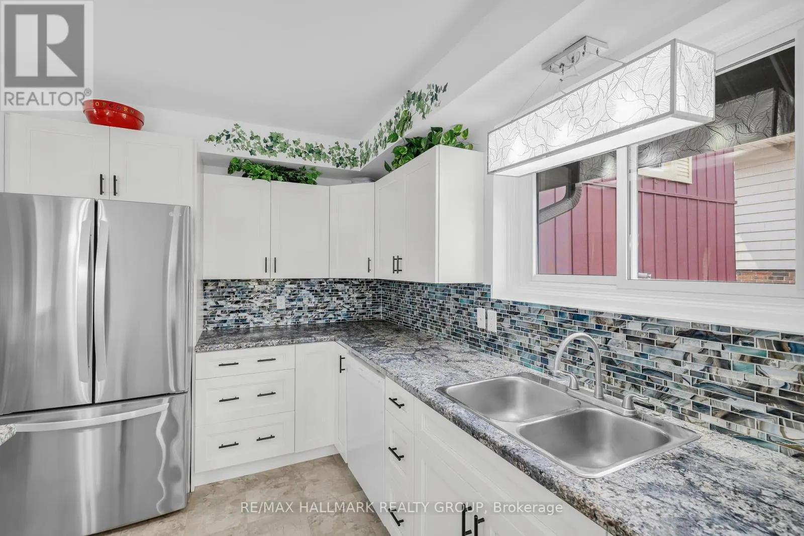 1182 QUEENSLAND PLACE
