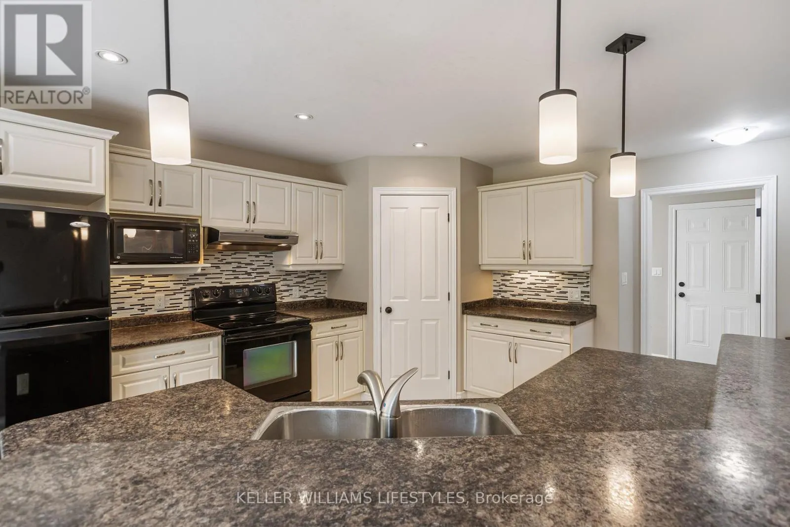 368 DARCY DRIVE