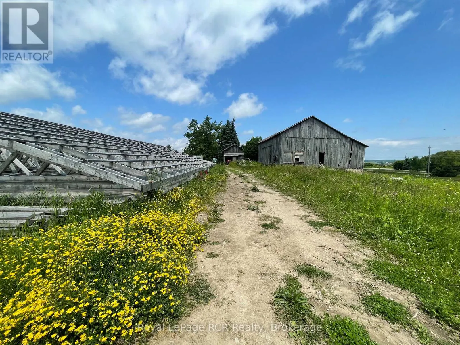 828254 MULMUR NOTTAWASAGA TOWNLINE