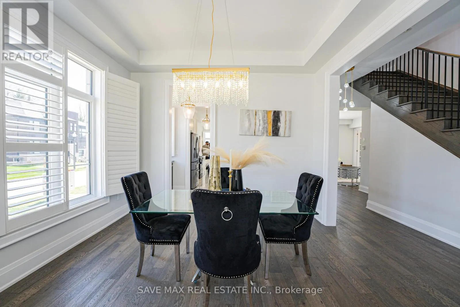 1250 UPPER THAMES DRIVE