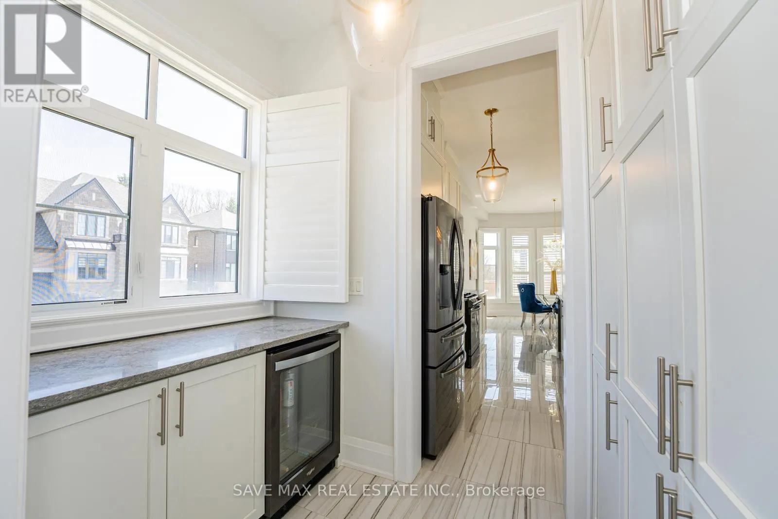 1250 UPPER THAMES DRIVE