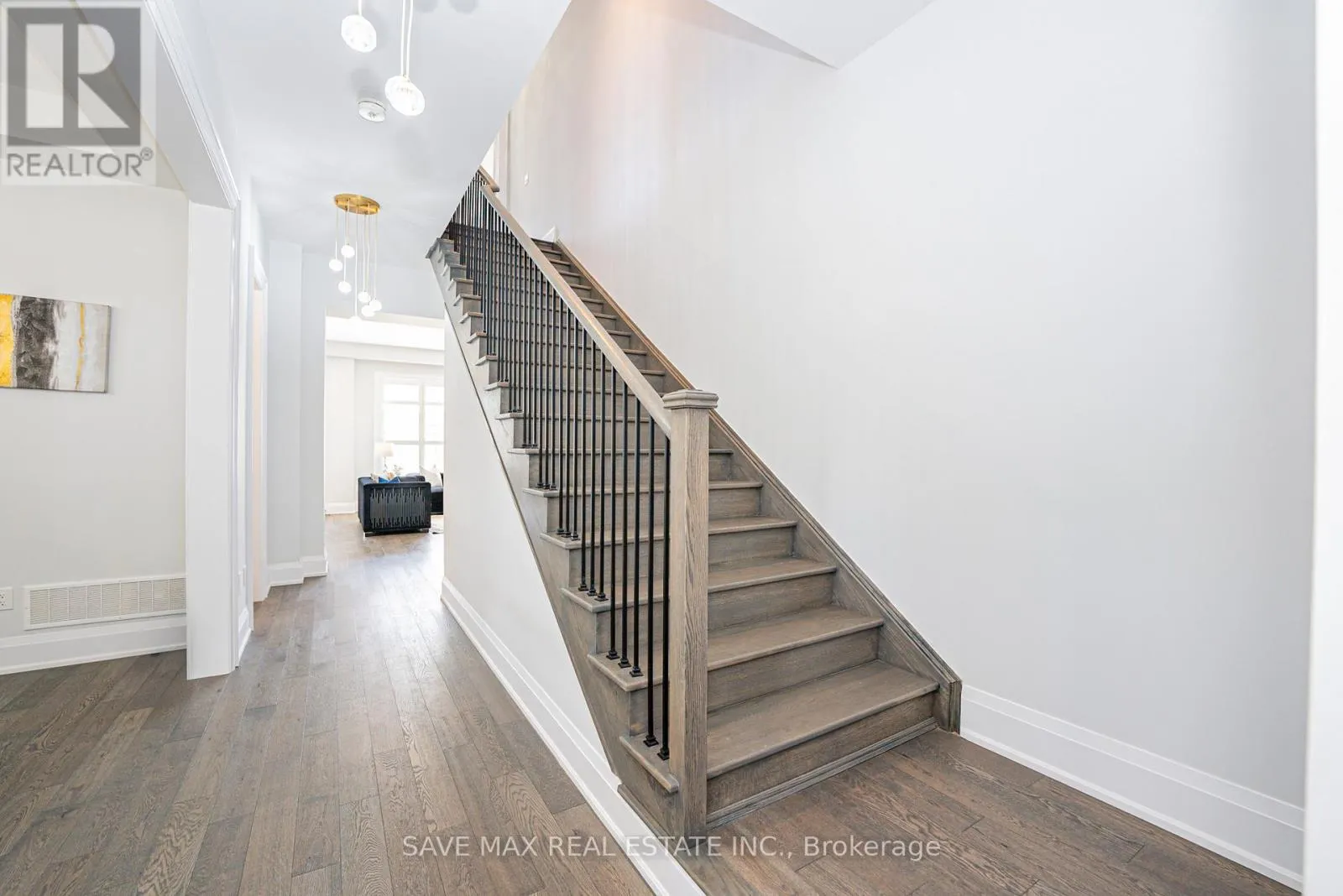 1250 UPPER THAMES DRIVE
