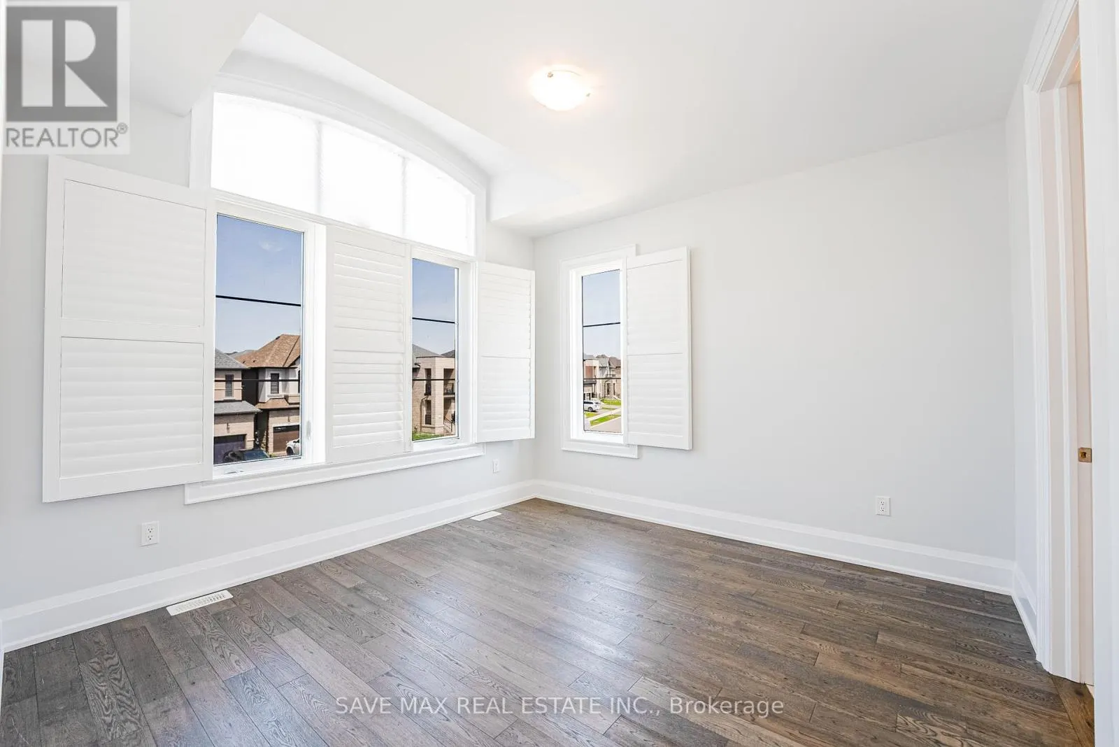 1250 UPPER THAMES DRIVE