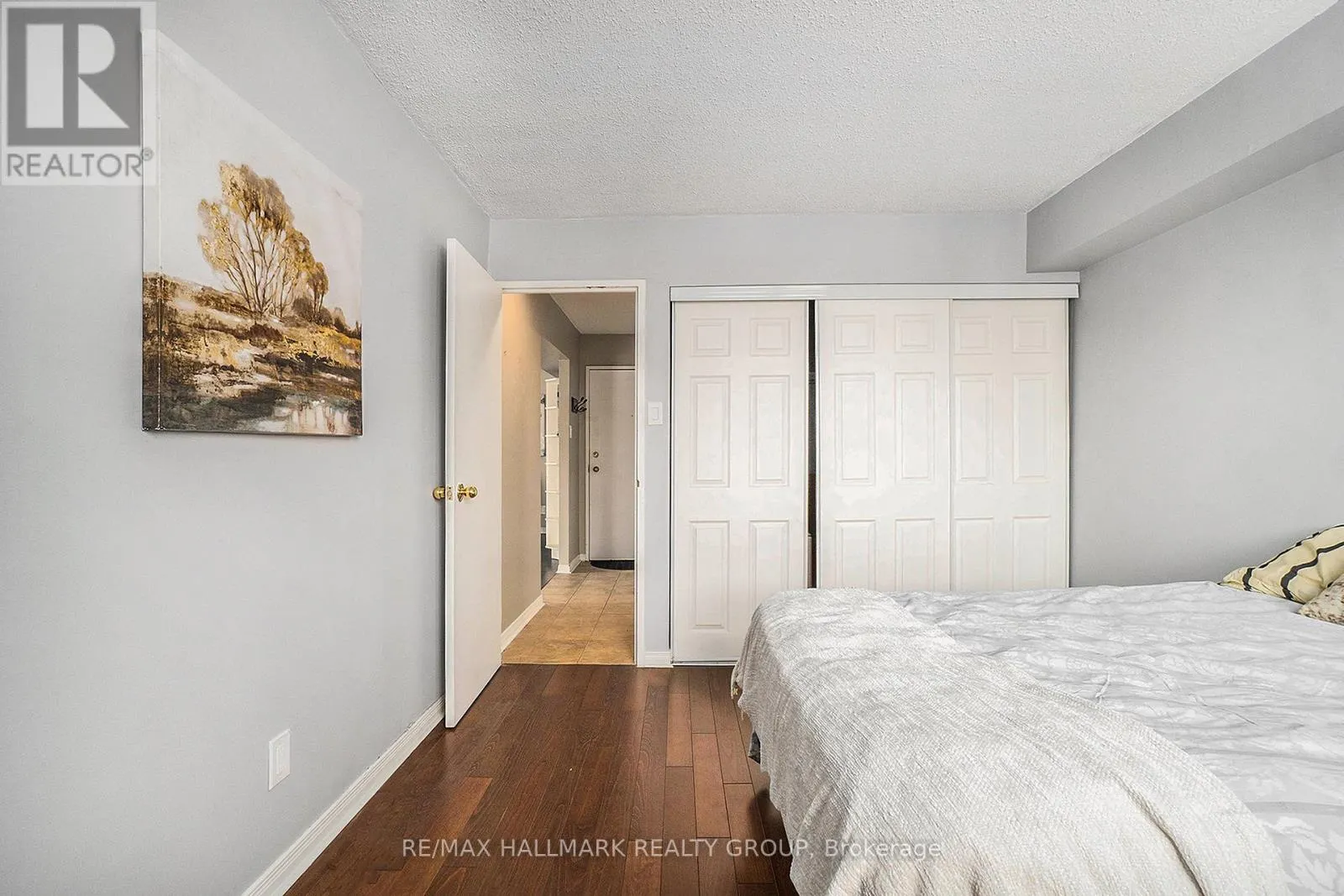 1102 - 200 BAY STREET N