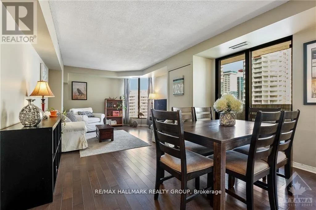 1102 - 200 BAY STREET N