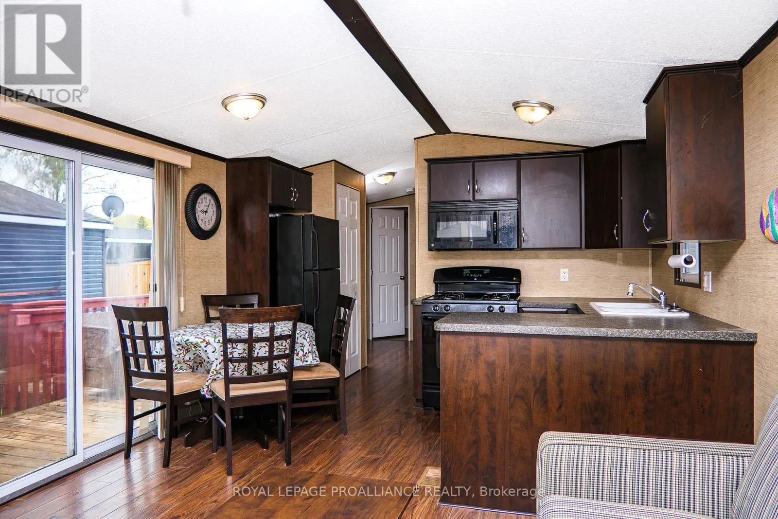4 PARK MEADOW LANE - 486 COUNTY RD 18