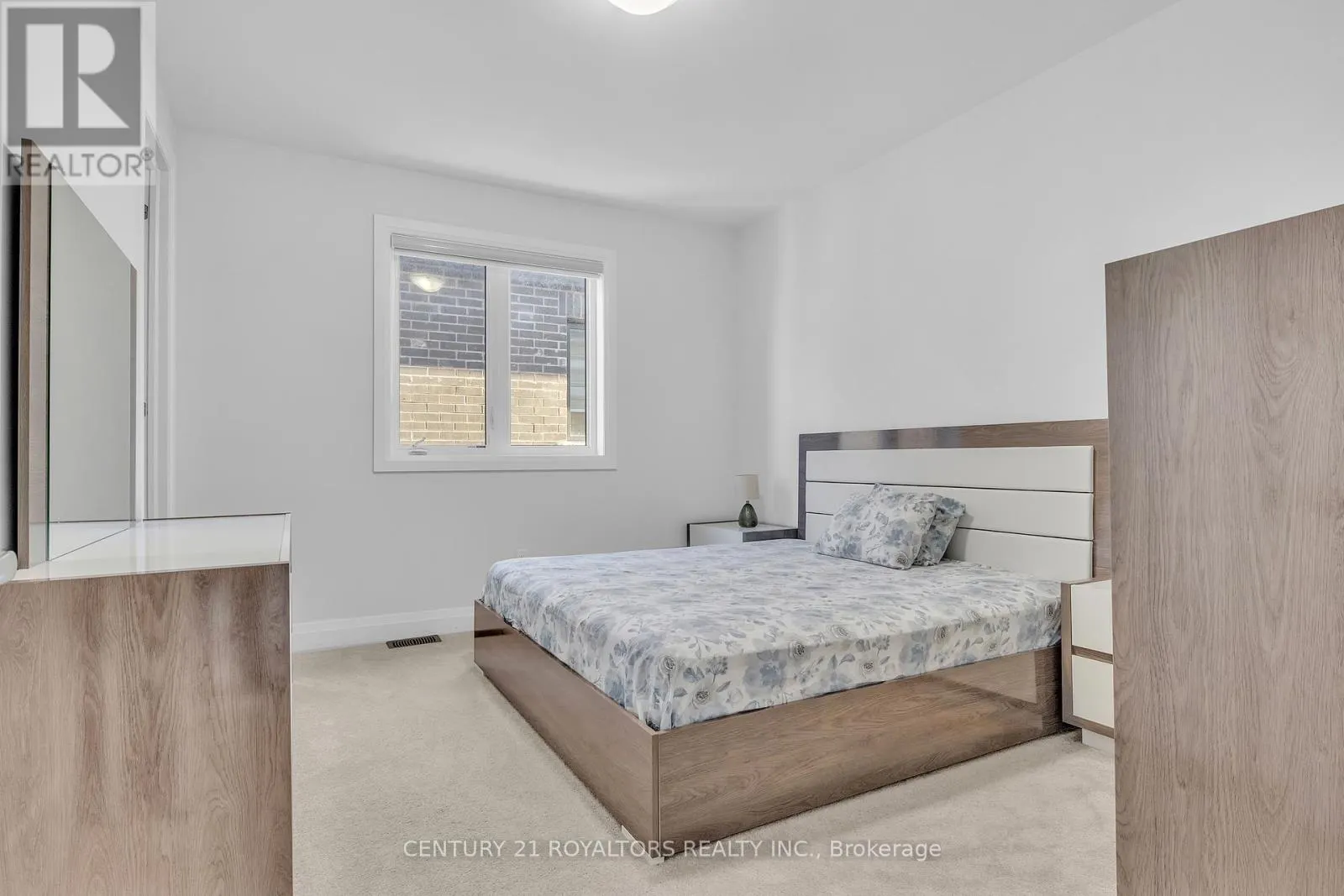 1000 CENTENNIAL COURT