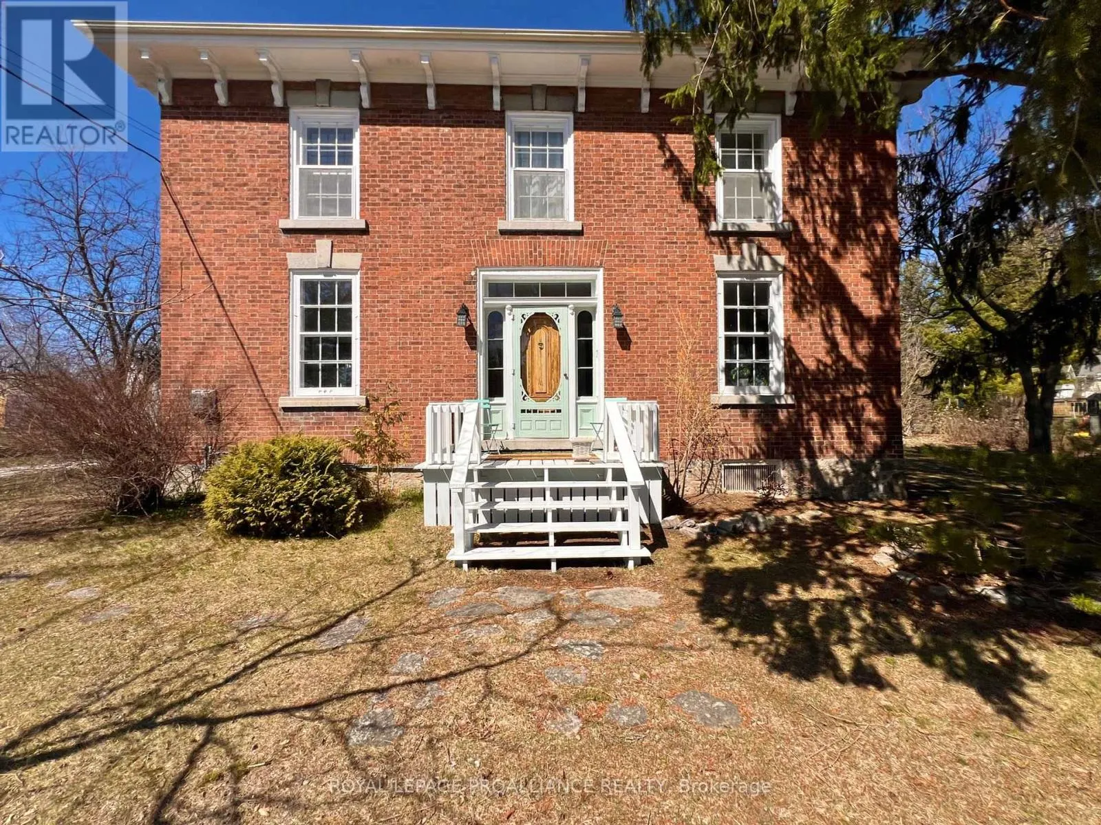 374 BLOOMFIELD MAIN STREET