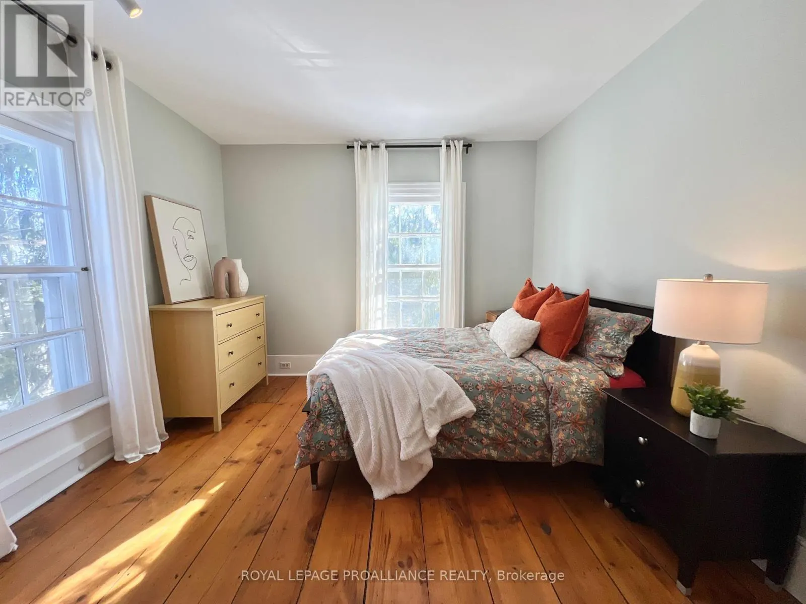 374 BLOOMFIELD MAIN STREET