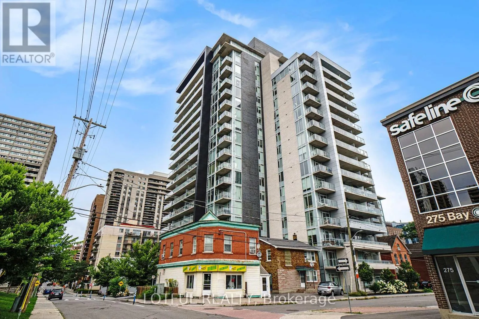 1206 - 255 BAY STREET