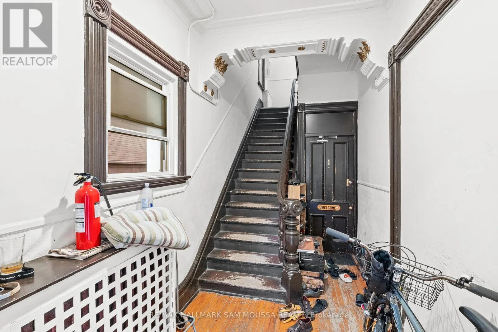 315 WAVERLEY STREET W