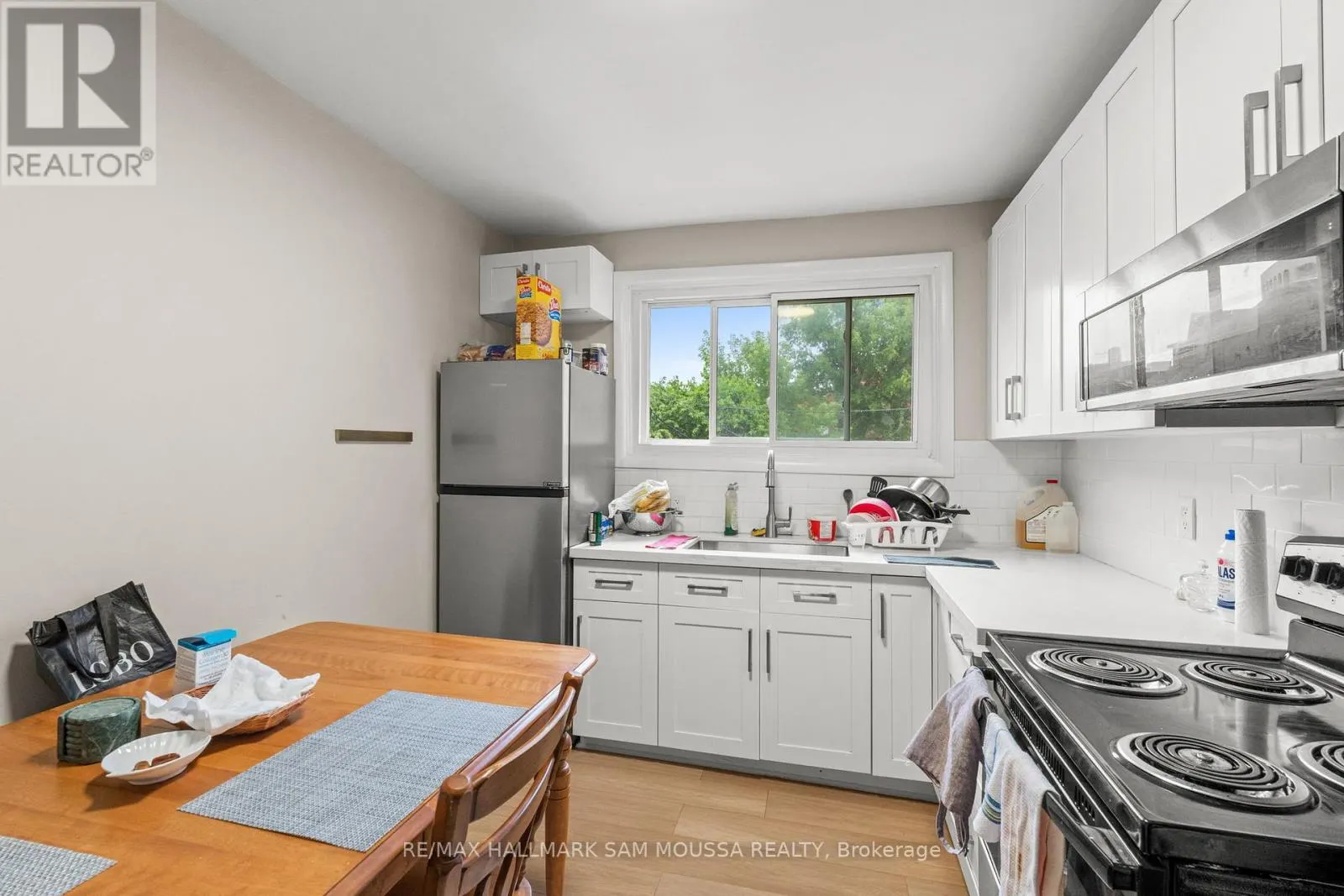 315 WAVERLEY STREET W