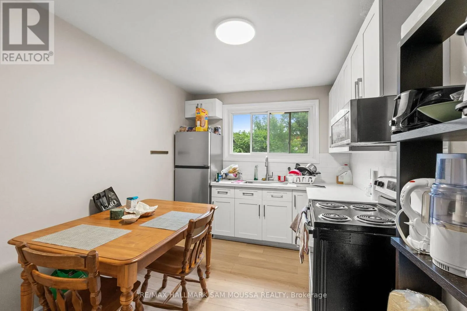 315 WAVERLEY STREET W