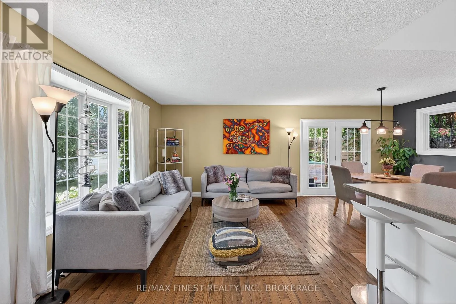 23 DIAMOND CRESCENT