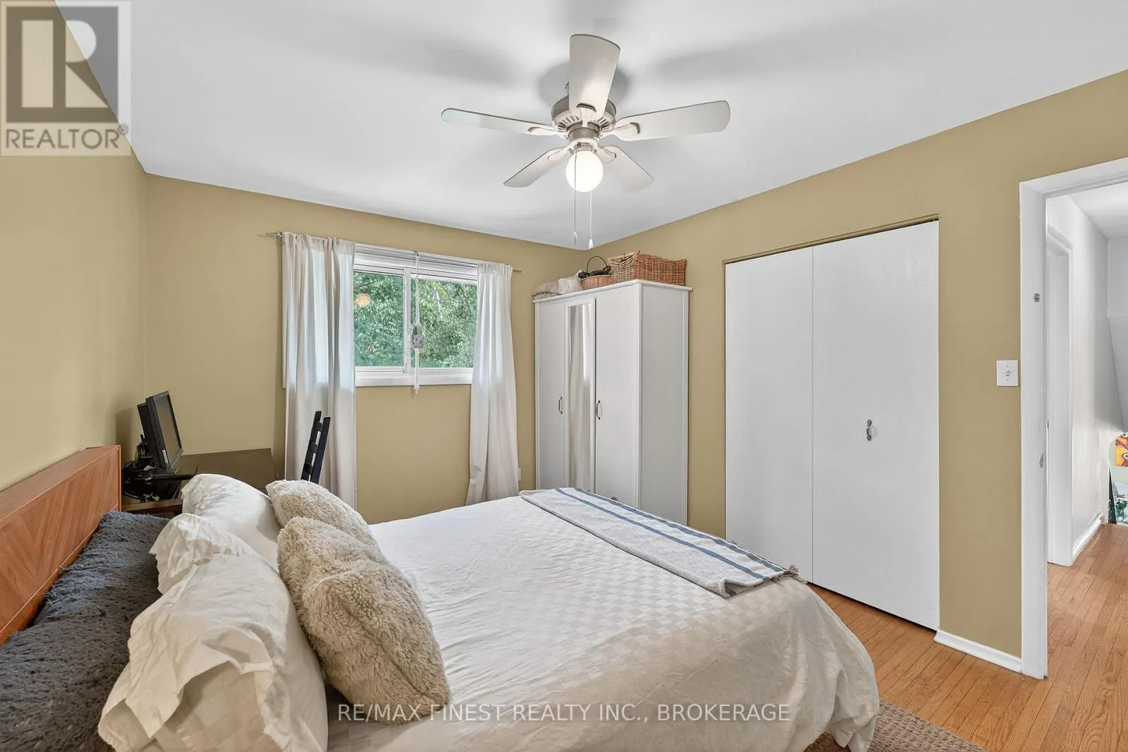 23 DIAMOND CRESCENT