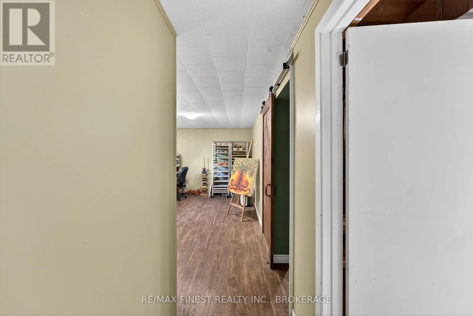 23 DIAMOND CRESCENT