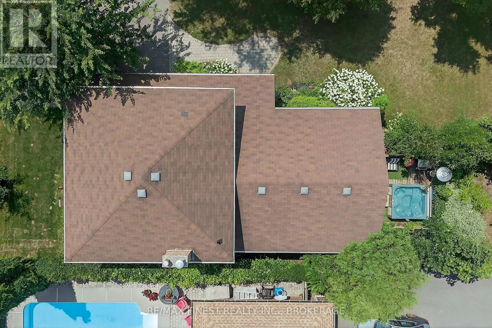 23 DIAMOND CRESCENT