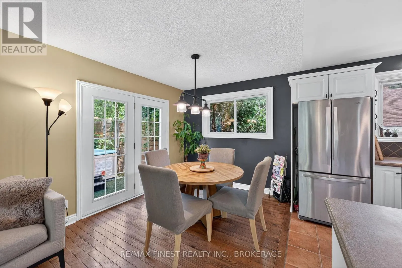 23 DIAMOND CRESCENT