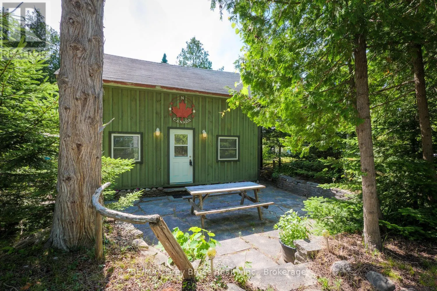 1106 KING EDWARD AVENUE