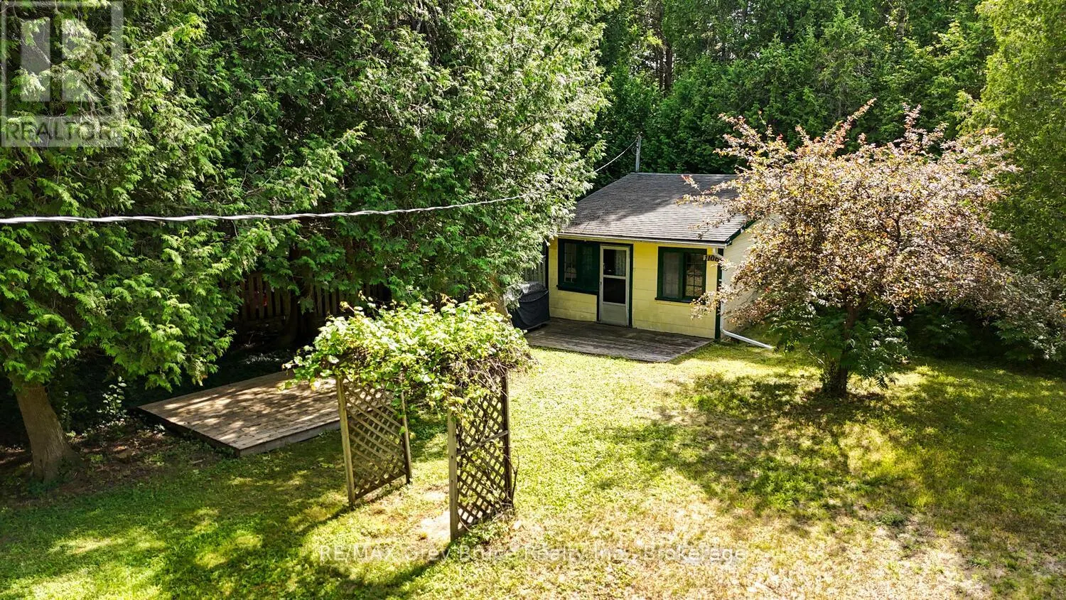 1106 KING EDWARD AVENUE