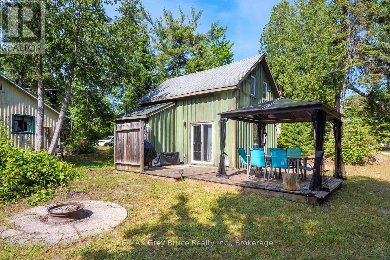 1106 KING EDWARD AVENUE