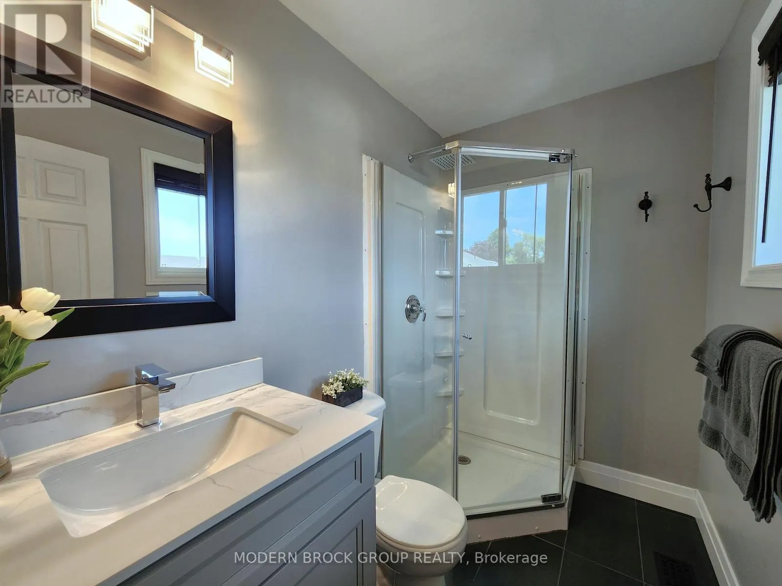 408 PEARL STREET W