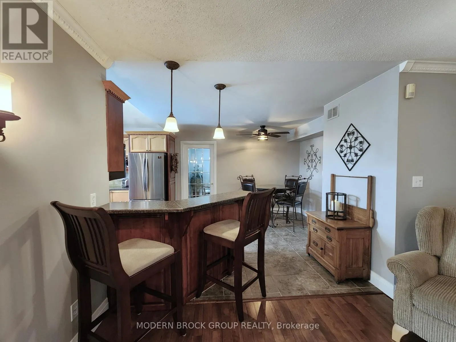 408 PEARL STREET W