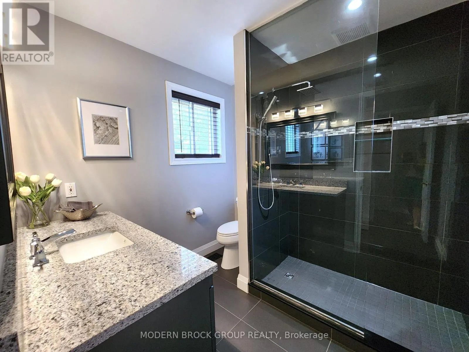 408 PEARL STREET W
