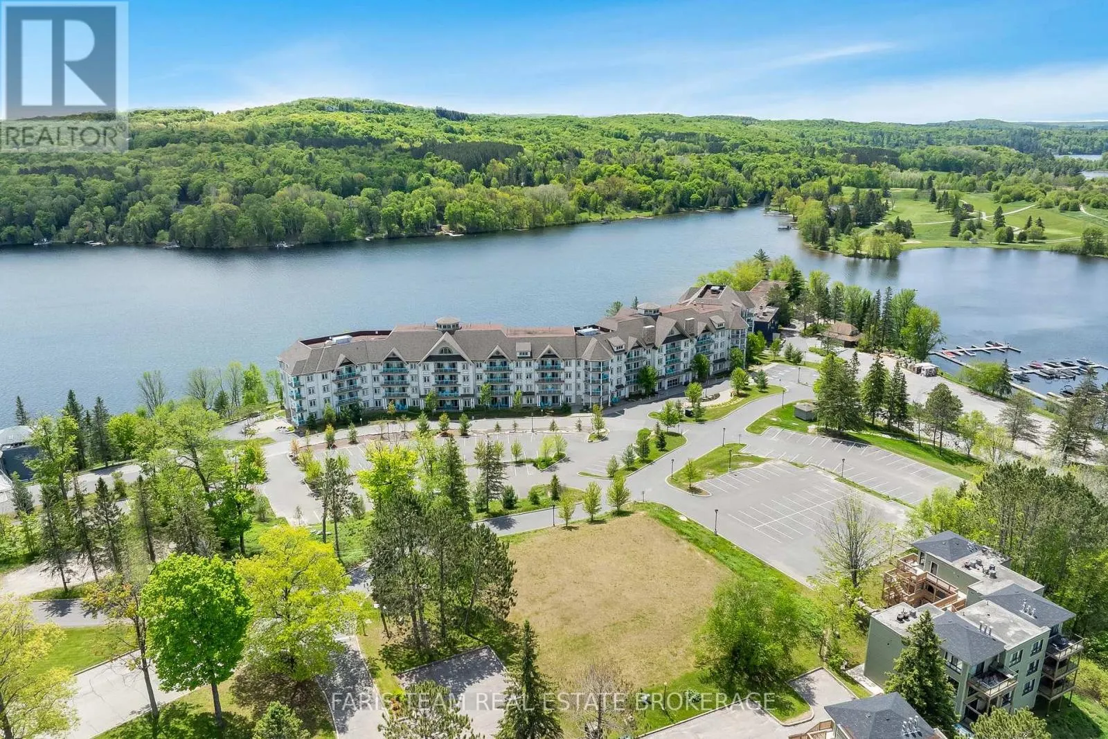 218 - 25 PEN LAKE POINT ROAD
