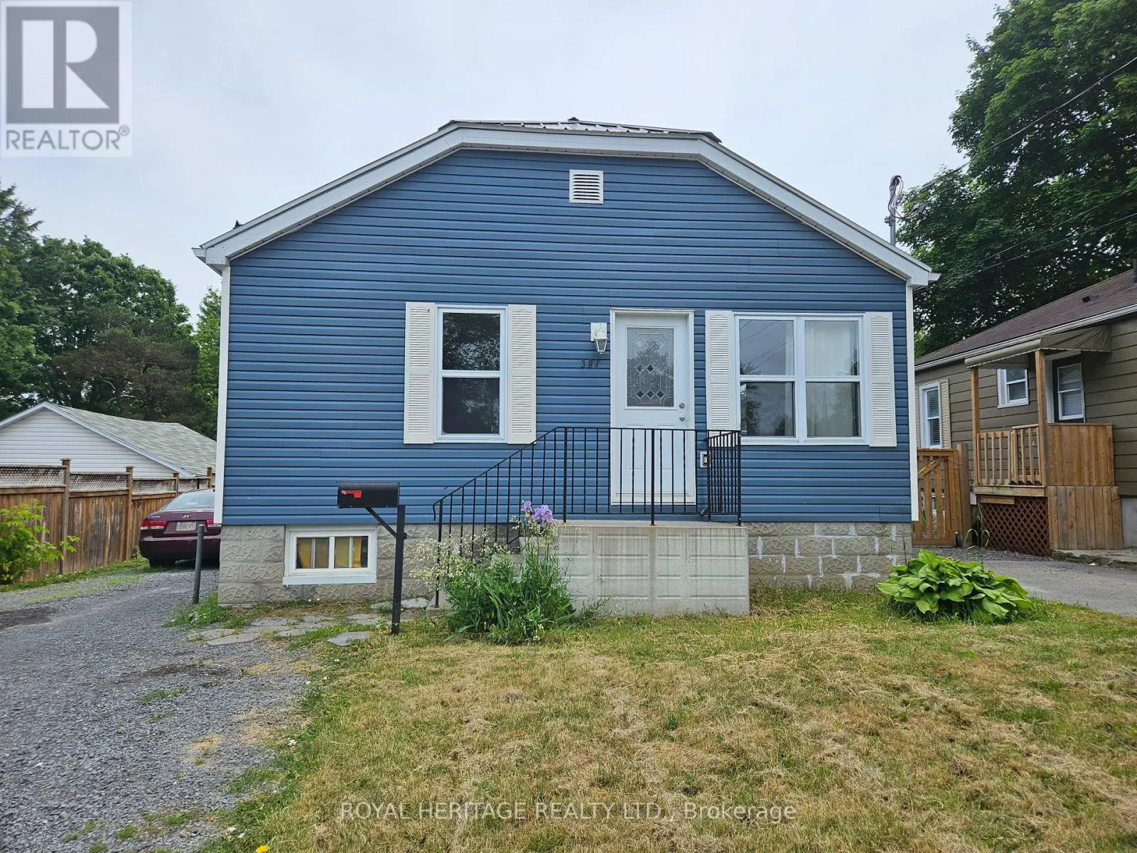 387 MACDONALD AVENUE