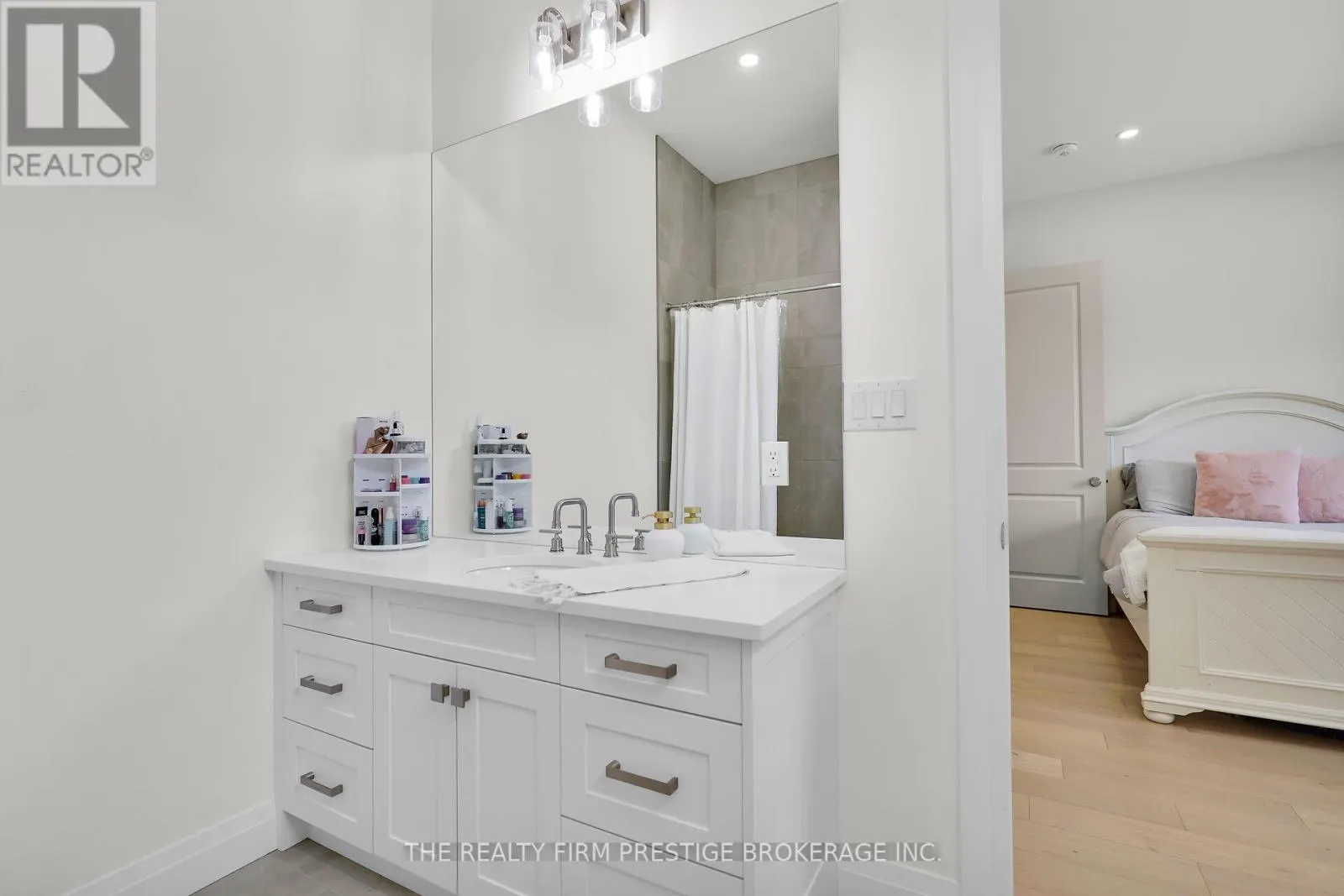97 SIMCOE AVENUE