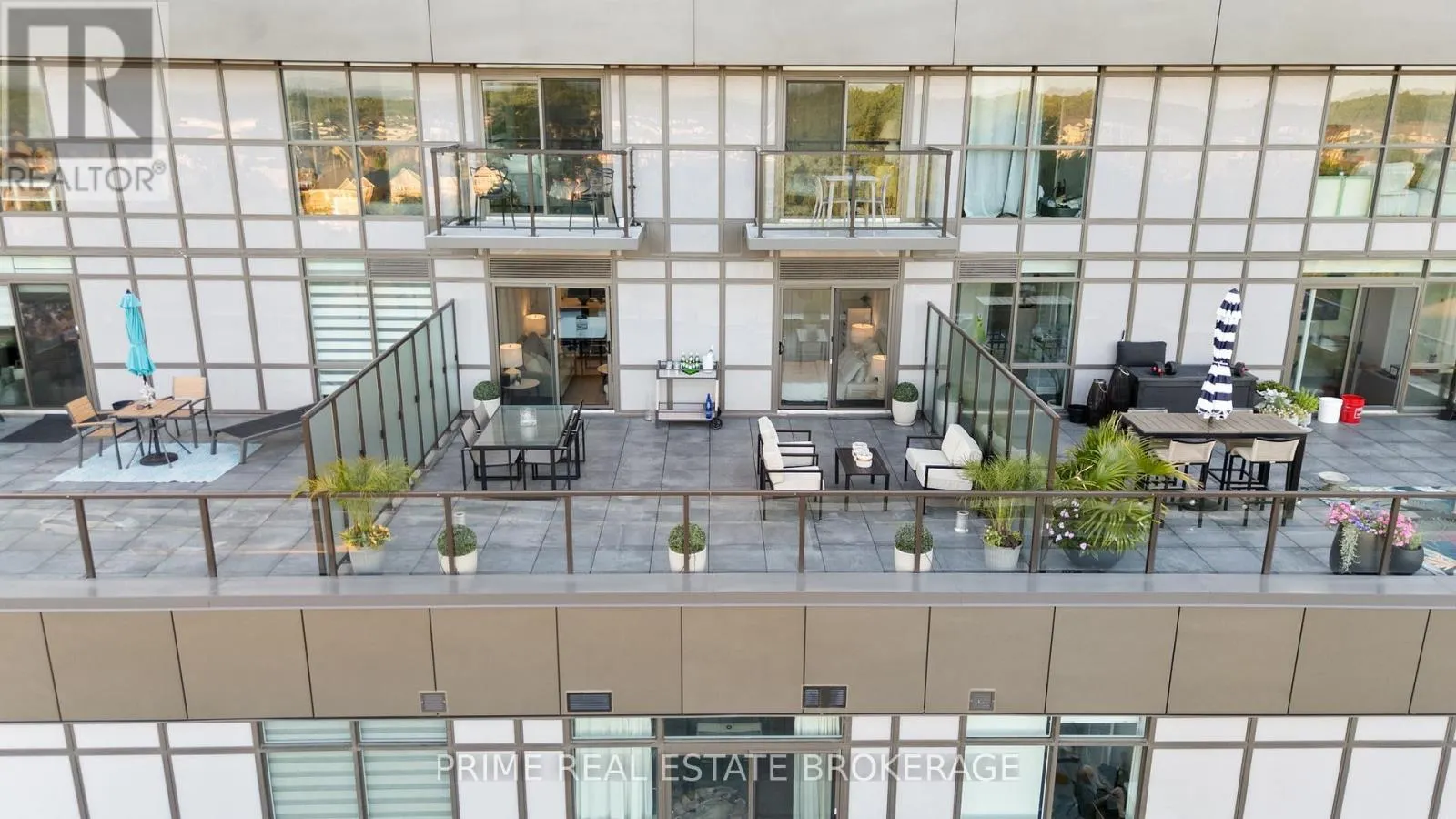 711 - 460 DUNDAS STREET E, #711