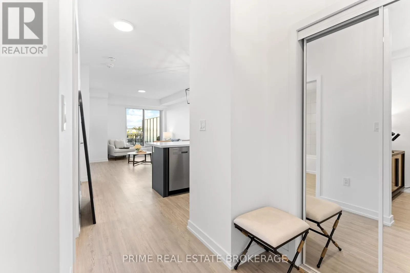 711 - 460 DUNDAS STREET E, #711