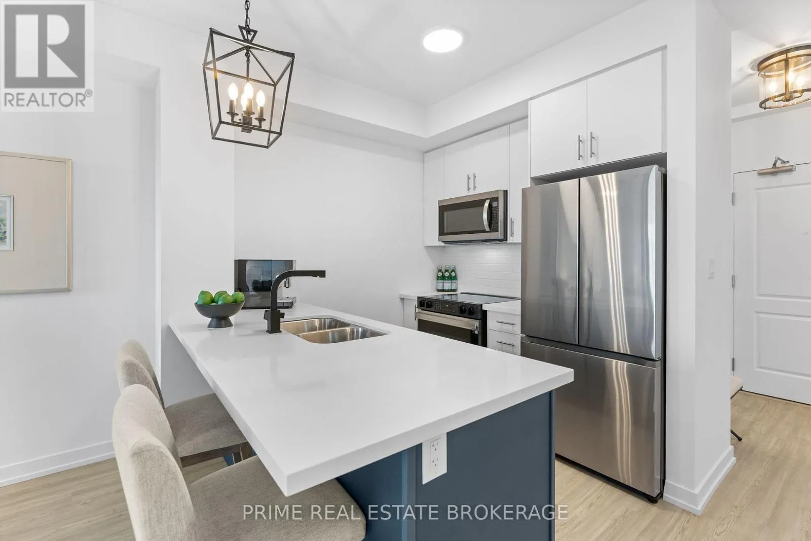 711 - 460 DUNDAS STREET E, #711