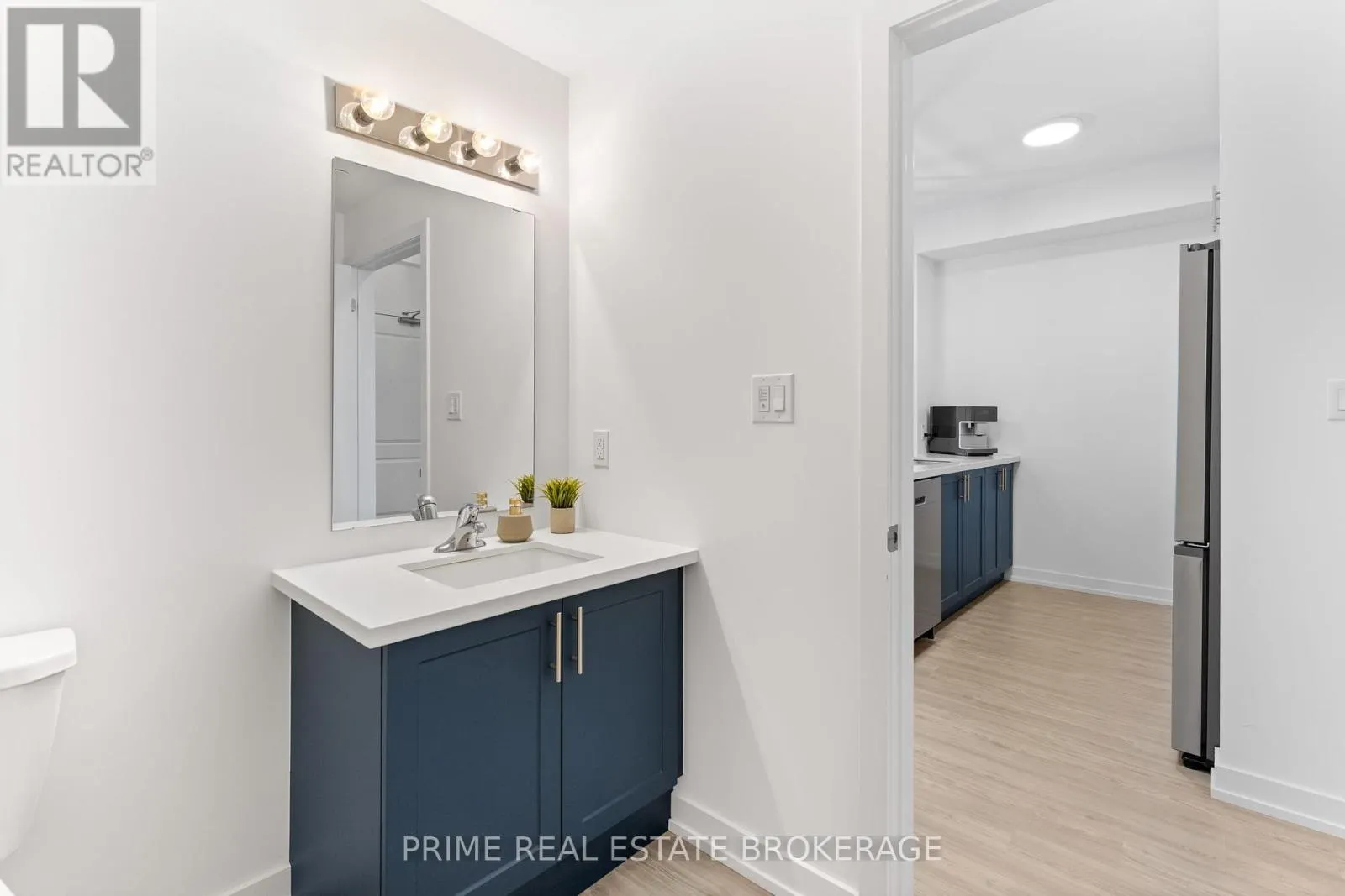 711 - 460 DUNDAS STREET E, #711